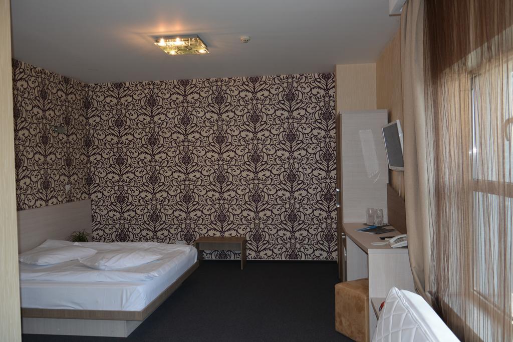 Albert Hotel Ploieşti Rum bild