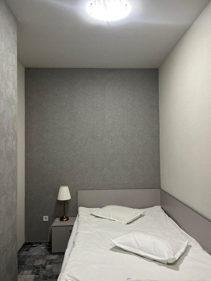 Albert Hotel Ploieşti Exteriör bild
