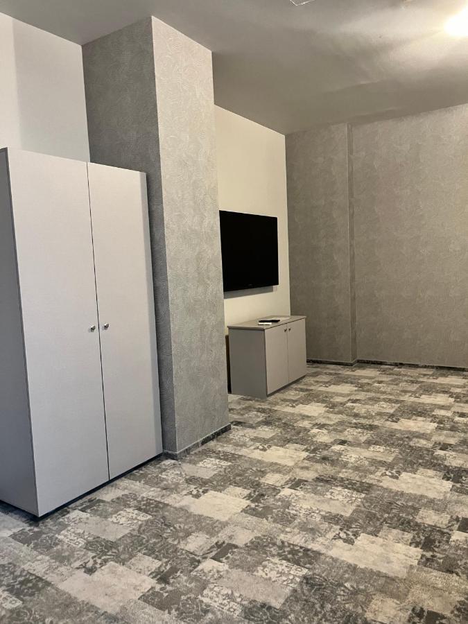 Albert Hotel Ploieşti Exteriör bild