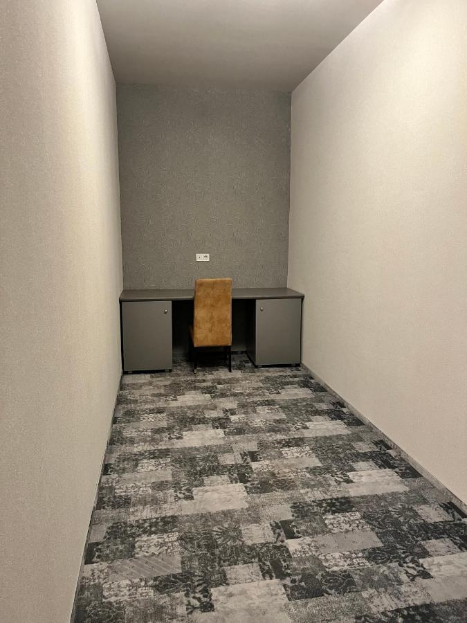 Albert Hotel Ploieşti Exteriör bild