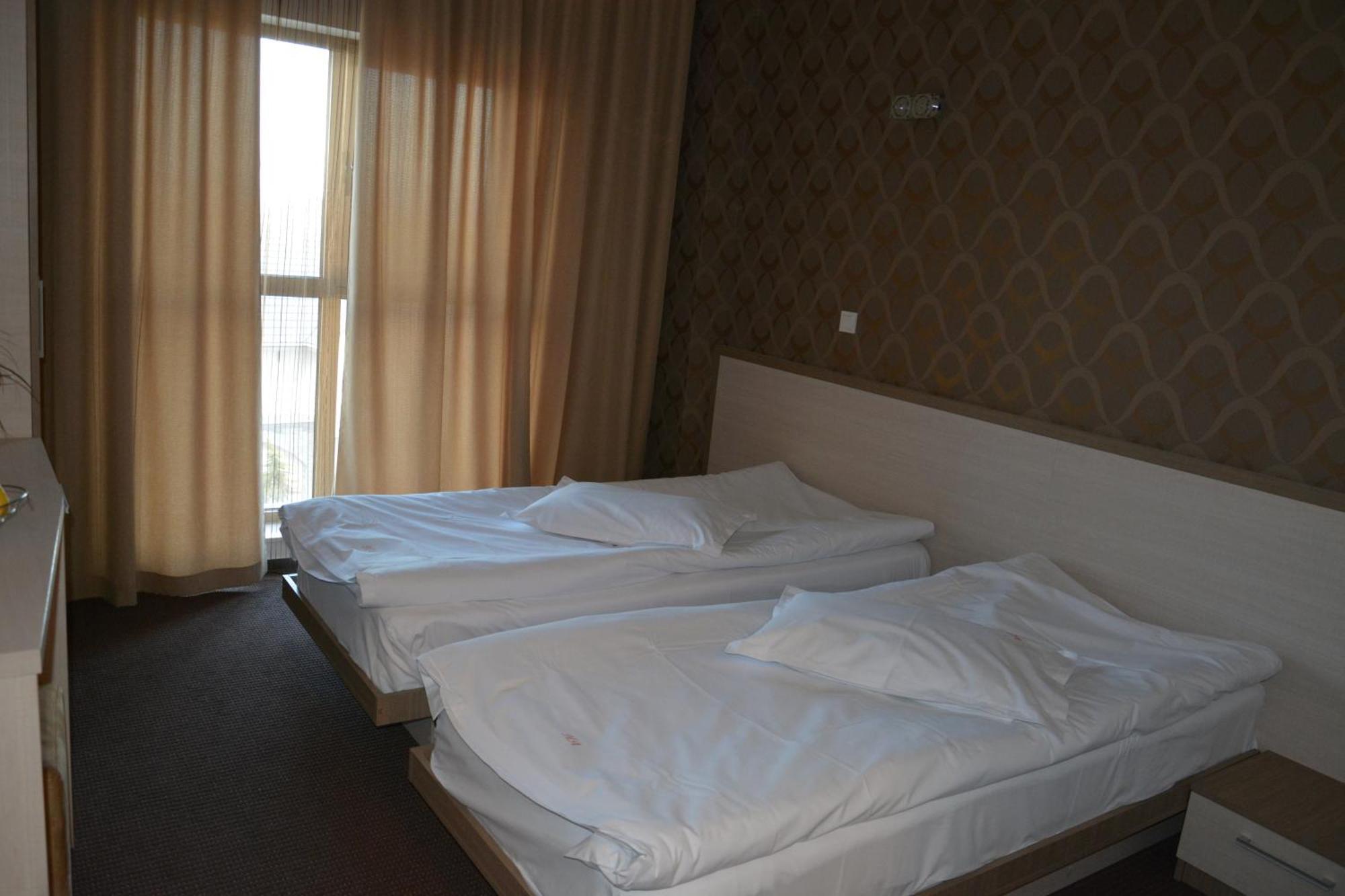 Albert Hotel Ploieşti Rum bild
