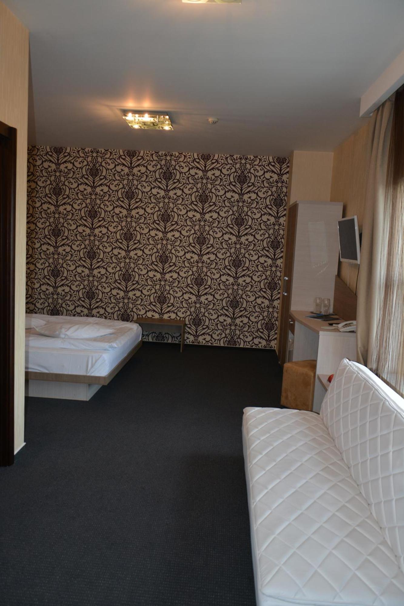 Albert Hotel Ploieşti Rum bild